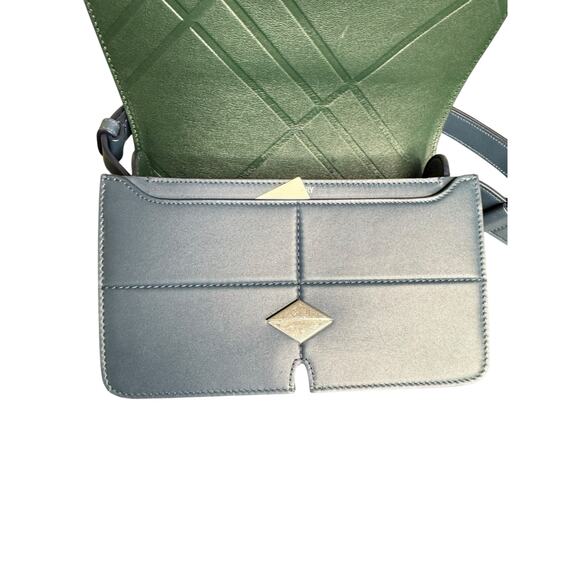 Burberry NWT Snip Shoulder Bag in Lake Blue - Picture 8 of 15